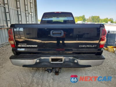 Zdjęcie 6 z 12 samochodu: 2005 CHEVROLET SILVERADO K2500 HEAVY DUTY VIN:1GCHK232X5F958220 - miniatura