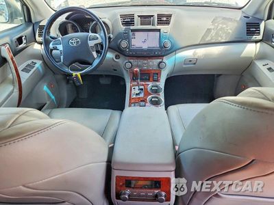 Zdjęcie 8 z 13 samochodu: 2012 TOYOTA HIGHLANDER LIMITED VIN:5TDDK3EH4CS099693 - miniatura