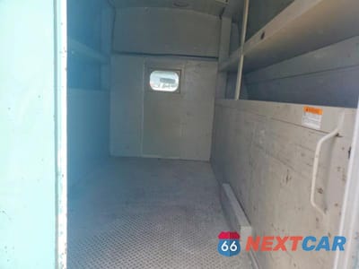 Zdjęcie 10 z 13 samochodu: 2016 FORD ECONOLINE E350 SUPER DUTY CUTAWAY VAN VIN:1FDWE3FL9GDC09122 - miniatura