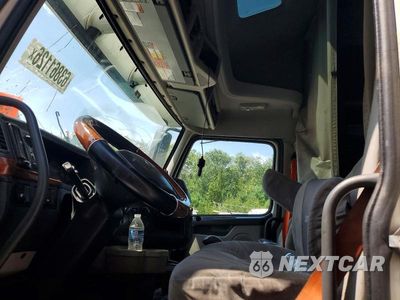 Zdjęcie 7 z 14 samochodu: 2012 VOLVO VNL SEMI TRUCK VIN:4V4NC9EH0CN553419 - miniatura