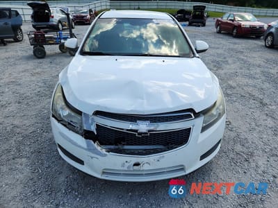 Piąte zdjęcie samochodu w środku: 2013 CHEVROLET CRUZE LT VIN:1G1PC5SB2D7115979 - miniatura