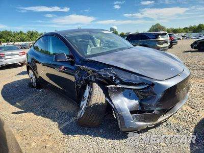 Czwarte zdjęcie samochodu z boku: 2024 TESLA MODEL Y VIN:7SAYGDEE0RF988358 - miniatura
