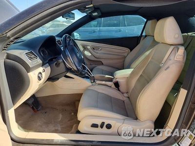 Zdjęcie 7 z 12 samochodu: 2016 VOLKSWAGEN EOS KOMFORT VIN:WVWBW8AH4GV000204 - miniatura