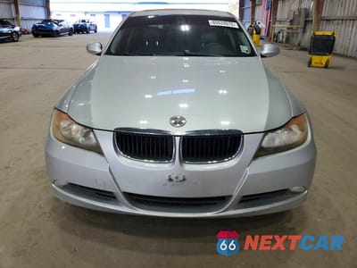 Piąte zdjęcie samochodu w środku: 2006 BMW 325 I VIN:WBAVB13586PT21956 - miniatura