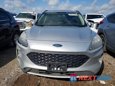Piąte zdjęcie samochodu w środku: 2020 FORD ESCAPE AWD 4C 4D SUV 2.0L TITANIUM VIN:1FMCU9J94LUB25014 - miniatura
