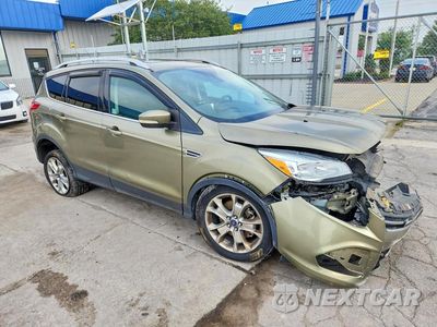 Czwarte zdjęcie samochodu z boku: 2014 FORD ESCAPE TITANIUM VIN:1FMCU9J9XEUA39712 - miniatura