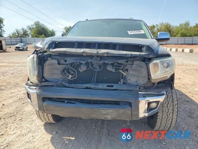 Piąte zdjęcie samochodu w środku: 2014 TOYOTA TUNDRA CREWMAX LIMITED VIN:5TFFY5F18EX160934 - miniatura