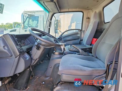 Zdjęcie 7 z 13 samochodu: 2019 ISUZU NPR HD VIN:54DC4W1B1KS811765 - miniatura