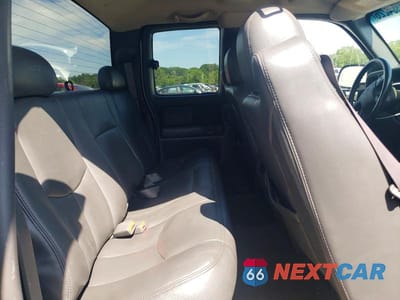 Zdjęcie 10 z 13 samochodu: 2004 CHEVROLET SILVERADO K1500 VIN:1GCEK19T64E350924 - miniatura
