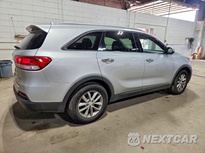 Trzecie zdjęcie samochodu z tyłu: 2016 KIA SORENTO LX V6 VIN:5XYPGDA53GG007671 - miniatura