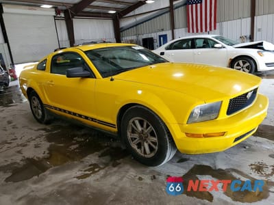 Czwarte zdjęcie samochodu z boku: 2006 FORD MUSTANG VIN:1ZVFT80N065115900 - miniatura