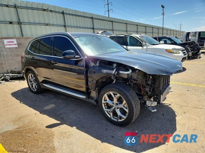 Czwarte zdjęcie samochodu z boku: 2021 BMW X3 XDRIVE30I VIN:5UXTY5C03M9F00509 - miniatura