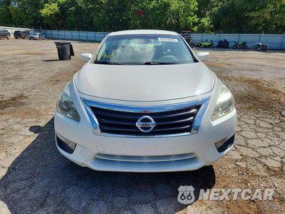 Piąte zdjęcie samochodu w środku: 2015 NISSAN ALTIMA 2.5 S VIN:1N4AL3AP6FN342174 - miniatura