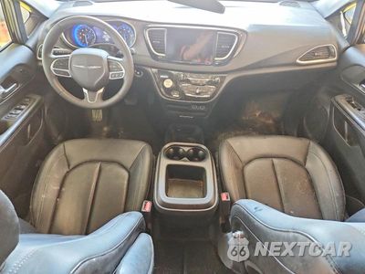Zdjęcie 8 z 13 samochodu: 2025 CHRYSLER PACIFICA SELECT VIN:2C4RC1BG2SR526797 - miniatura