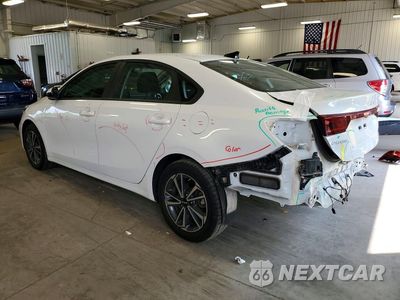 Drugie zdjęcie samochodu z przodu: 2023 KIA FORTE LXS VIN:3KPF24AD2PE593973 - miniatura
