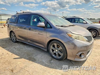 Czwarte zdjęcie samochodu z boku: 2012 TOYOTA SIENNA SPORT VIN:5TDXK3DC2CS181084 - miniatura