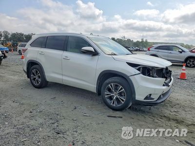 Czwarte zdjęcie samochodu z boku: 2016 TOYOTA HIGHLANDER XLE VIN:5TDJKRFHXGS242916 - miniatura