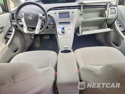 Zdjęcie 8 z 12 samochodu: 2012 TOYOTA PRIUS TWO VIN:JTDKN3DU3C1507031 - miniatura