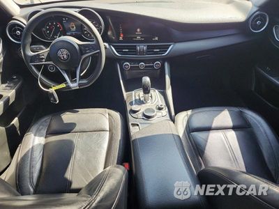 Zdjęcie 8 z 12 samochodu: 2017 ALFA ROMEO GIULIA VIN:ZARFAEBN8H7557731 - miniatura