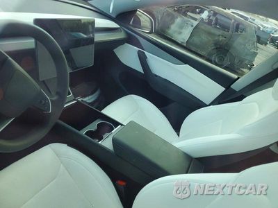 Zdjęcie 9 z 12 samochodu: 2026 TESLA MODEL Y VIN:7SAYGDED8TF404996 - miniatura