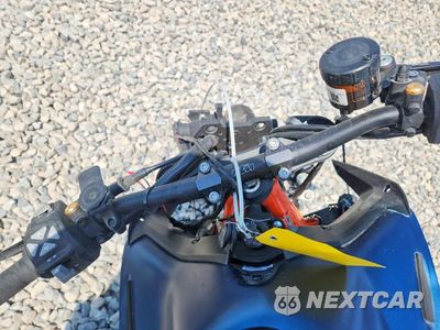 Zdjęcie 7 z 10 samochodu: 2022 KTM 890 DUKE R VIN:VBKTU9406NM830206 - miniatura