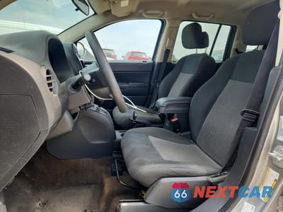 Zdjęcie 7 z 13 samochodu: 2015 JEEP COMPASS SPORT VIN:1C4NJCBA0FD325758 - miniatura