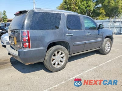 Trzecie zdjęcie samochodu z tyłu: 2008 GMC YUKON DENALI VIN:1GKEC63848J173581 - miniatura