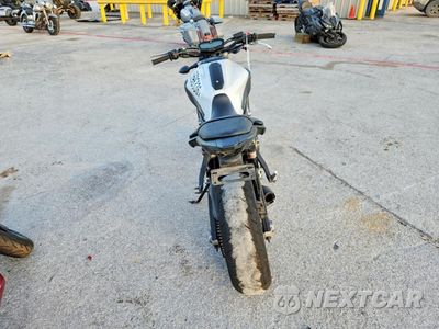 Czwarte zdjęcie samochodu z boku: 2015 YAMAHA FZ07 VIN:JYARM06E3FA000569 - miniatura
