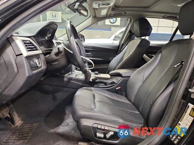 Zdjęcie 7 z 12 samochodu: 2017 BMW 320 XI VIN:WBA8A3C55HK691192 - miniatura