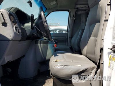 Zdjęcie 7 z 13 samochodu: 2014 FORD E150 VAN VIN:1FTNE1EW8EDA35041 - miniatura
