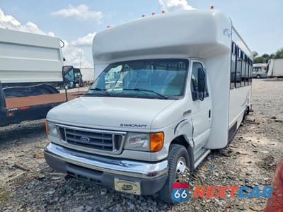 Drugie zdjęcie samochodu z przodu: 2007 FORD ECONOLINE E450 SUPER DUTY CUTAWAY VAN VIN:1FDXE45S07DA07692 - miniatura