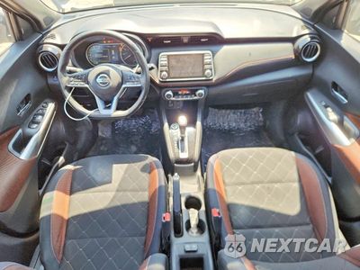 Zdjęcie 8 z 12 samochodu: 2018 NISSAN KICKS SR VIN:3N1CP5CU3JL540048 - miniatura
