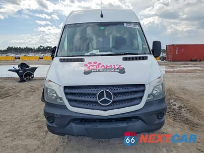 Piąte zdjęcie samochodu w środku: 2017 MERCEDES-BENZ SPRINTER 2500 DELIVERY VAN VIN:WD3PE7CD0HP524141 - miniatura