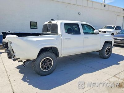 Trzecie zdjęcie samochodu z tyłu: 2022 TOYOTA TACOMA SR V6 VIN:3TMCZ5AN0NM514056 - miniatura