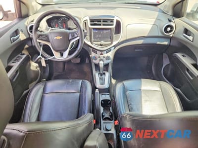 Zdjęcie 8 z 12 samochodu: 2020 CHEVROLET SONIC PREMIER VIN:1G1JF5SB7L4113996 - miniatura