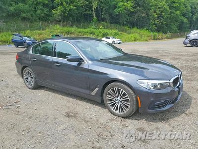 Czwarte zdjęcie samochodu z boku: 2018 BMW 530XE VIN:WBAJB1C5XJG624180 - miniatura