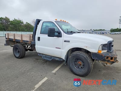 Czwarte zdjęcie samochodu z boku: 2004 FORD F250 SUPER DUTY VIN:1FDNF20L34EA27238 - miniatura