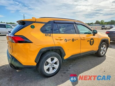 Trzecie zdjęcie samochodu z tyłu: 2019 TOYOTA RAV4 LE VIN:2T3LWRFV0KW001280 - miniatura