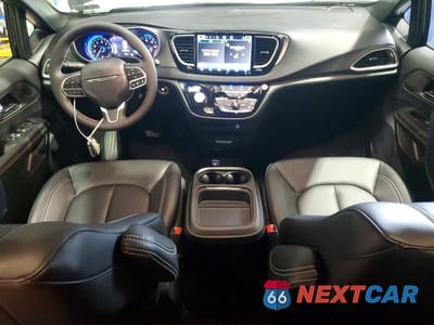 Zdjęcie 8 z 13 samochodu: 2027 CHRYSLER PACIFICA SELECT VIN:2C4RC1BG5VR577148 - miniatura