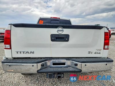 Zdjęcie 6 z 12 samochodu: 2015 NISSAN TITAN SV VIN:1N6AA0CC0FN503947 - miniatura