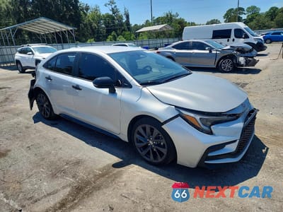 Czwarte zdjęcie samochodu z boku: 2025 TOYOTA COROLLA HYBRID SE VIN:JTDBCMFEXS3090348 - miniatura