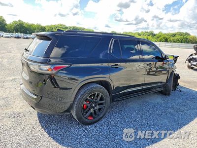 Trzecie zdjęcie samochodu z tyłu: 2020 CHEVROLET TRAVERSE PREMIER VIN:1GNEVKKW2LJ272415 - miniatura