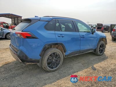 Trzecie zdjęcie samochodu z tyłu: 2023 TOYOTA RAV4 SE VIN:4T3T6RFV9PU139147 - miniatura