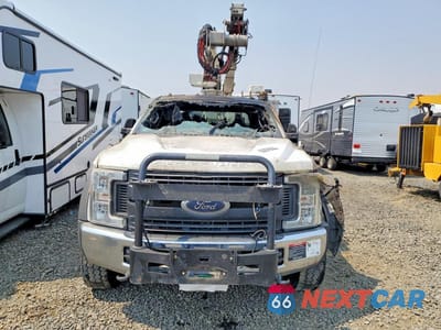 Piąte zdjęcie samochodu w środku: 2017 FORD F550 SUPER DUTY VIN:1FD0X5HT7HED20207 - miniatura