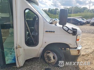 Zdjęcie 10 z 13 samochodu: 2021 FORD E350 SHUTTLE BUS VIN:1FDEE3FN8MDC21836 - miniatura