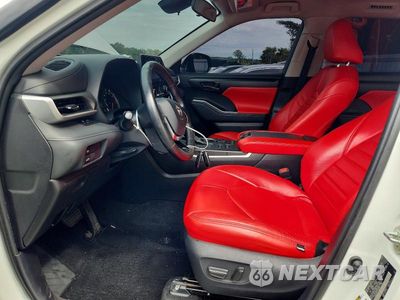 Zdjęcie 7 z 12 samochodu: 2020 TOYOTA HIGHLANDER LE VIN:5TDBZRBH1LS048050 - miniatura