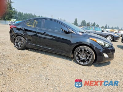 Czwarte zdjęcie samochodu z boku: 2013 HYUNDAI ELANTRA LIMITED VIN:5NPDH4AE8DH161832 - miniatura