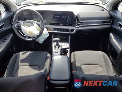 Zdjęcie 8 z 13 samochodu: 2023 KIA SPORTAGE LX VIN:KNDPU3AF1P7034974 - miniatura