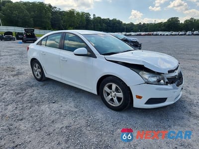 Czwarte zdjęcie samochodu z boku: 2013 CHEVROLET CRUZE LT VIN:1G1PC5SB2D7115979 - miniatura