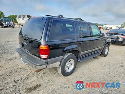 Trzecie zdjęcie samochodu z tyłu: 2000 FORD EXPLORER XLT VIN:1FMZU73E2YZA15906 - miniatura